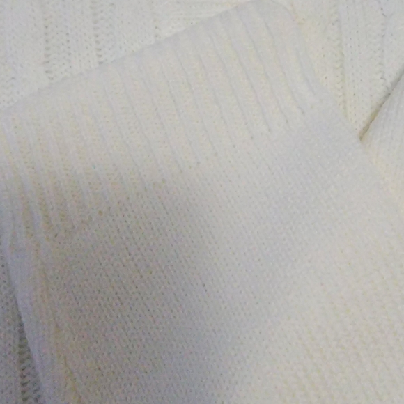 Ladies Sweater - Picture 10 of 12